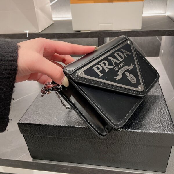PRADA BRUSH LEATHER TRIANGLE LOGO CHAIN CLUTCH BAG BLACK 17CM 1BH189 ZO6 F0PG7 V 5KO - Image 9