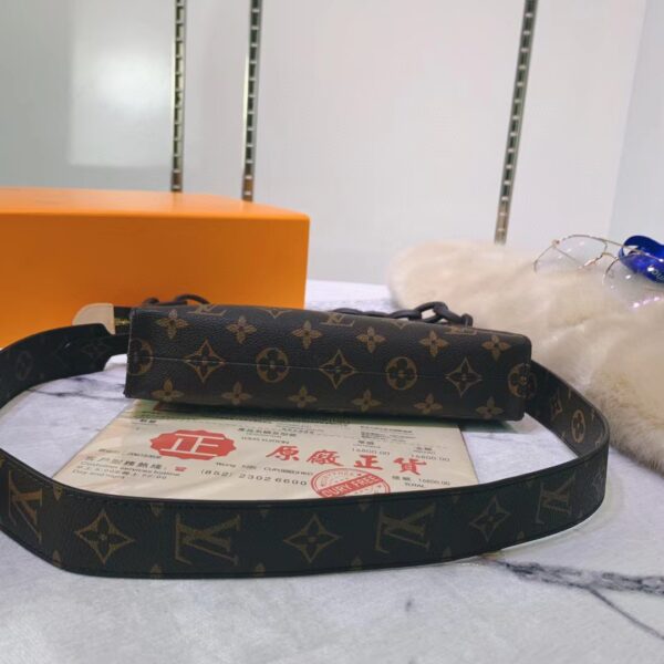 LOUIS VUITTON MONOGRAM TOILETRY POUCHES HANDBAGS 26CM - Image 4