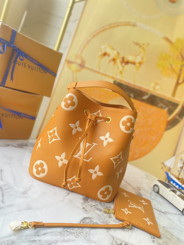 LOUIS VUITTON NÉONOÉ MM 26CM M45808 - Image 10