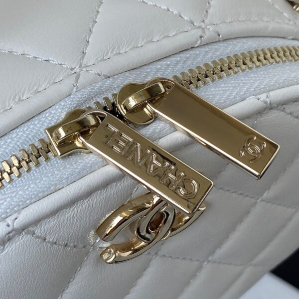 CHANEL VANITY CASE WHITE AP2731 - Image 7