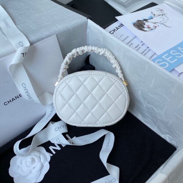 CHANEL VANITY CASE WHITE AP2731 - Image 6