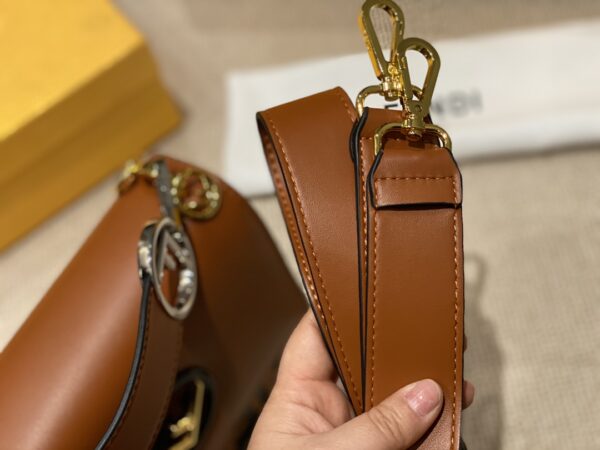 FENDI FF LOGO BOTTOM BROWN BAG 22CM - Image 2