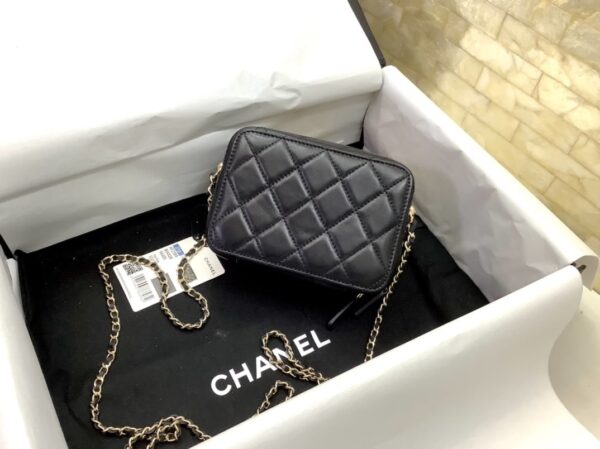 CHANEL MINI VANITY WITH GOLD PLATE 15CM - Image 3