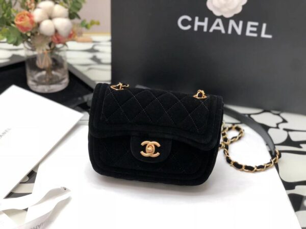 CHANEL VELVET MINI FLAP BAG BLACK 18CM - Image 2