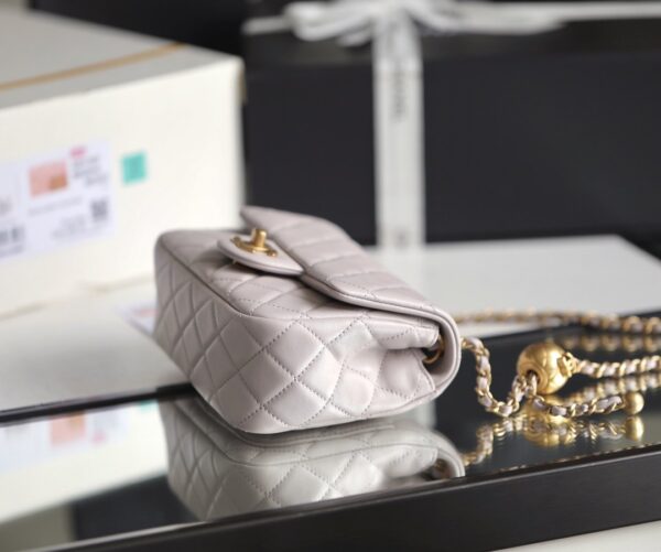 CHANEL QUILTED MINI FLAP BAG CREAM 18CM - Image 3