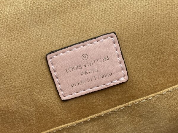 LOUIS VUITTON CLUNY MINI LIGHT PINK M20778 - Image 4