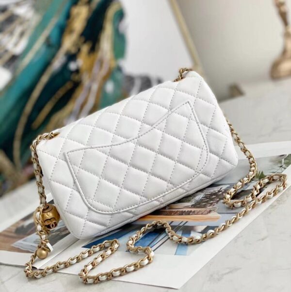 CHANEL CLASSIC SMALL HANDBAG WHITE 20CM AP1787 - Image 5