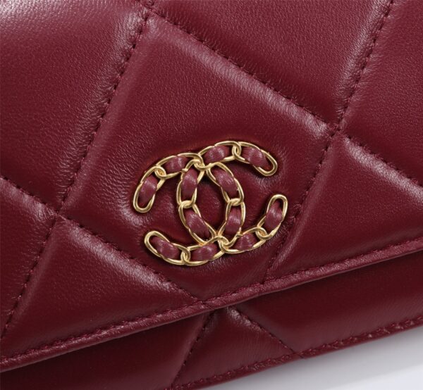 CHANEL 19 CROSSBODY BAG DARK RED AP0957 - Image 9