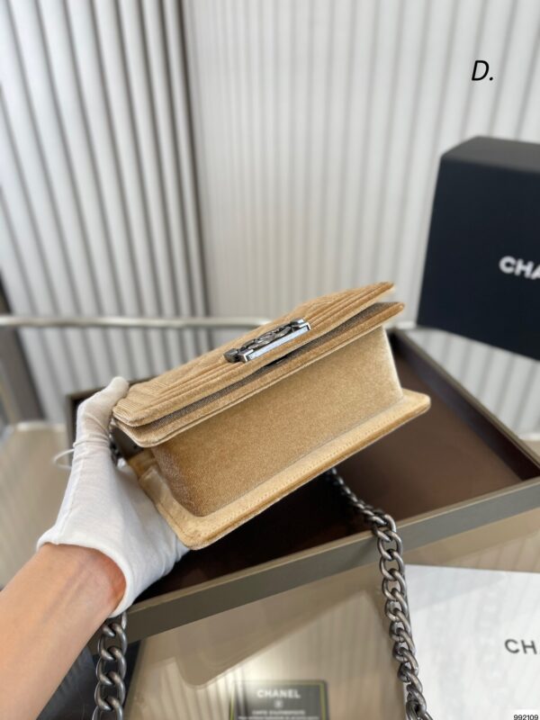 CHANEL BOY SMALL BAG 20CM BEIGE - Image 6