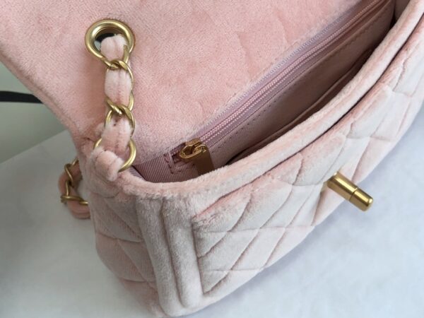 CHANEL VELVET MINI FLAP BAG LIGHT PINK 18CM - Image 3