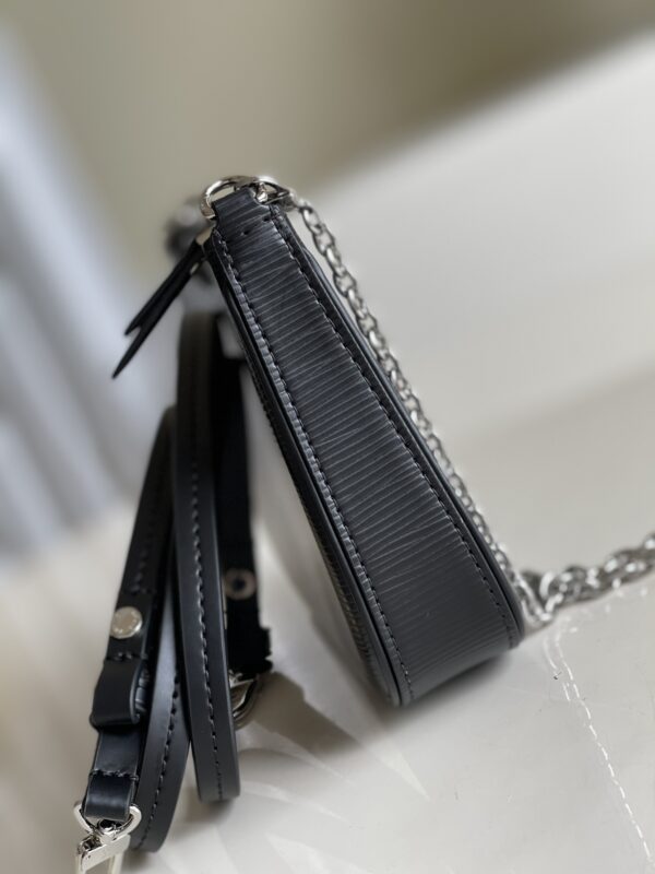 LOUIS VUITTON EASY POUCH ON STRAP 19CM BLACK M80471 - Image 10