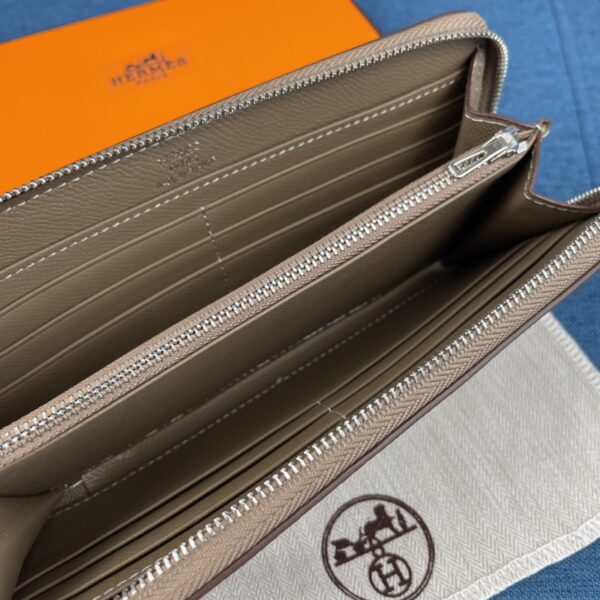 HERMES EVELYN CHEVRE LEATHER  ZIP LONG WALLET 19CM - Image 7