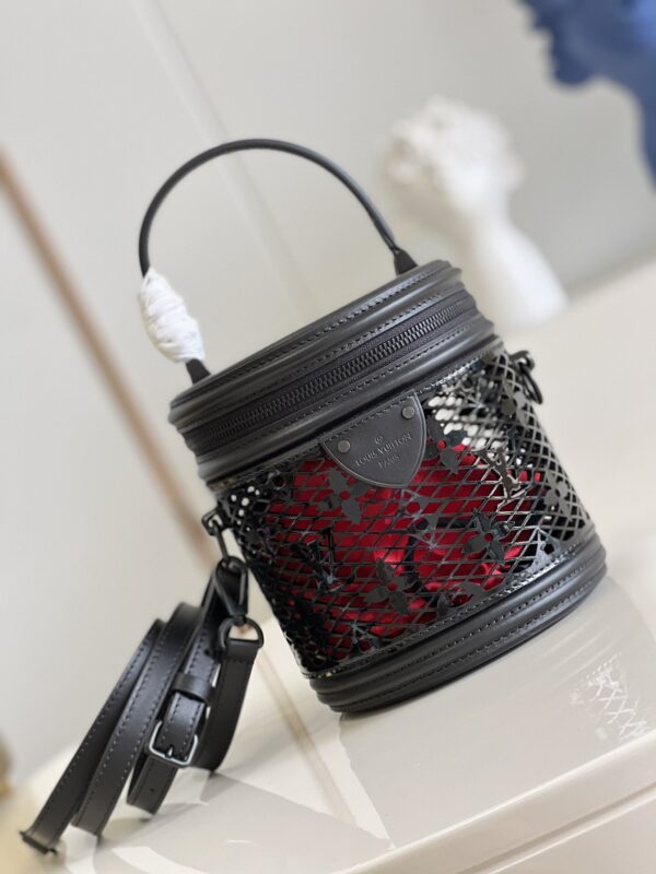 LOUIS VUITTON CANNES 17CM BLACK M20363 - Image 2