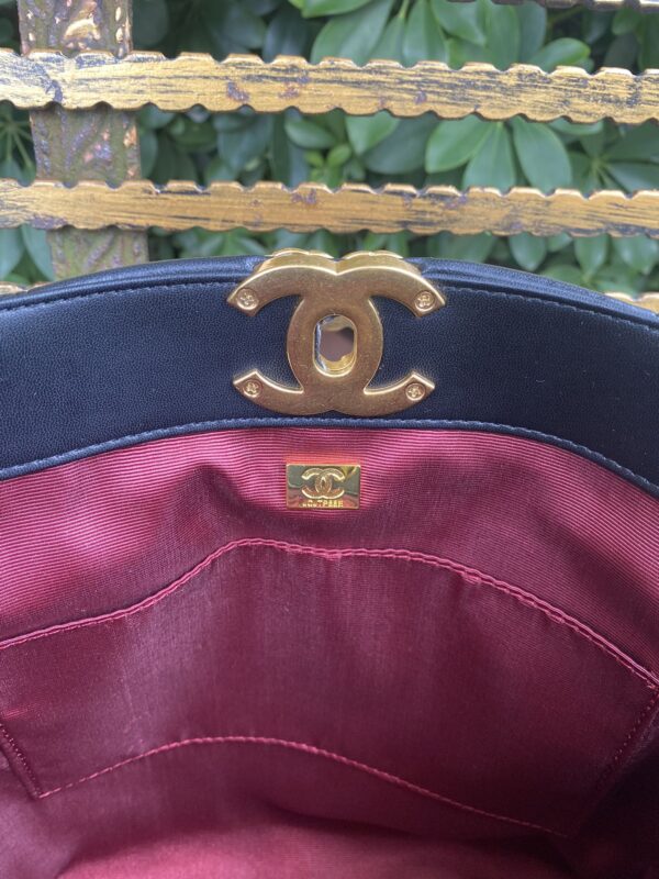 CHANEL 19 SHOPPING BAG GOLD-SILVER TONE RUTHENIUM FINISH METAL BLACK AS3519 B04852 94305 - Image 2