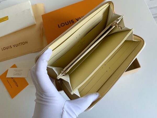 LOUIS VUITTON DAMIER AZUR WALLET N41660 - Image 3
