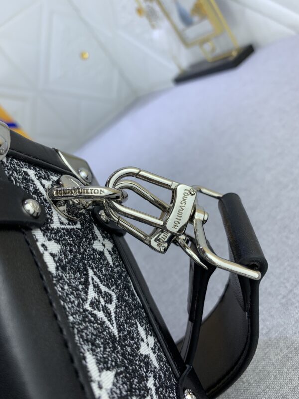 LOUIS VUITTON SIDE TRUNK DENIM BLACK 21CM M59361 - Image 3