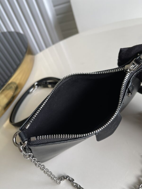 LOUIS VUITTON EASY POUCH ON STRAP 19CM BLACK M80471 - Image 8