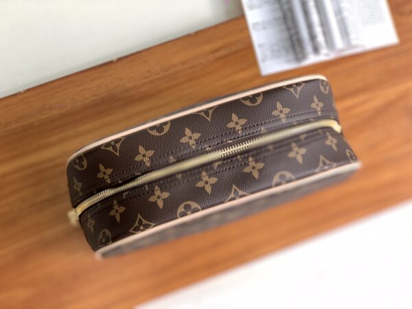 LOUIS VUITTON TOILETRY BAG 25 M47527 - Image 7