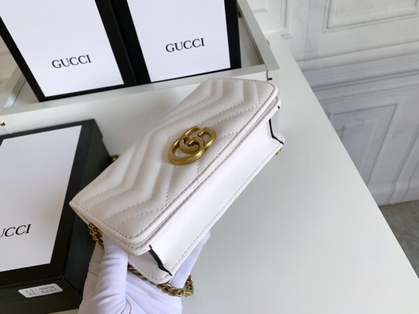GUCCI WOMEN'S GG MARMONT MINI BAG WHITE 18CM - Image 8