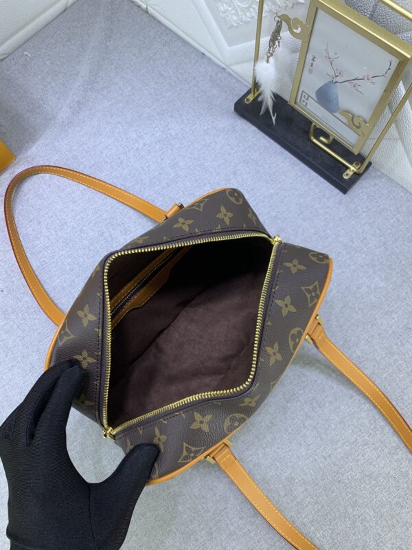 LOUIS VUITTON CITÉ MONOGRAM BROWN M46321 - Image 4