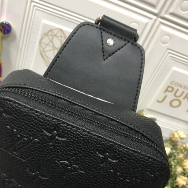 LOUIS VUITTON AVENUE SLINGBAG BLACK 31CM - Image 4