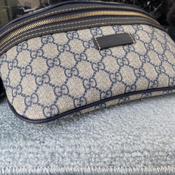 GUCCI GG SUPREME CANVAS BELT BAG NAVY 18CM - Image 3