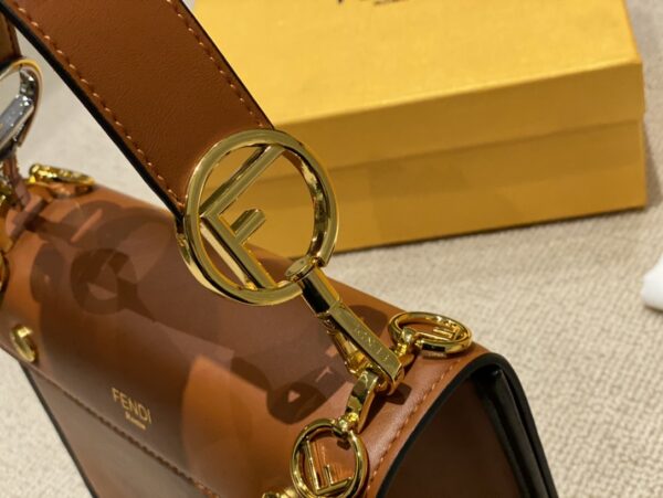 FENDI FF LOGO BOTTOM BROWN BAG 22CM - Image 9