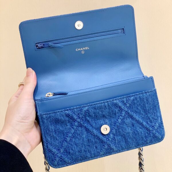 CHANEL CROSSBODY BAG BLUE AP1450 - Image 5