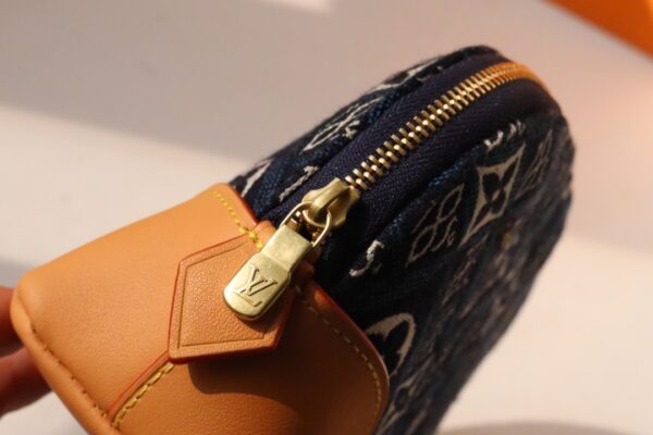 LOUIS VUITTON POCHETTE COSMETIQUE WALLET M80307 - Image 6