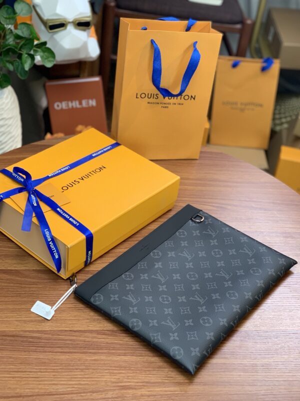 Louis Vuitton Discovery Pochette Monogram Eclipse Clutch M62291 - Image 8