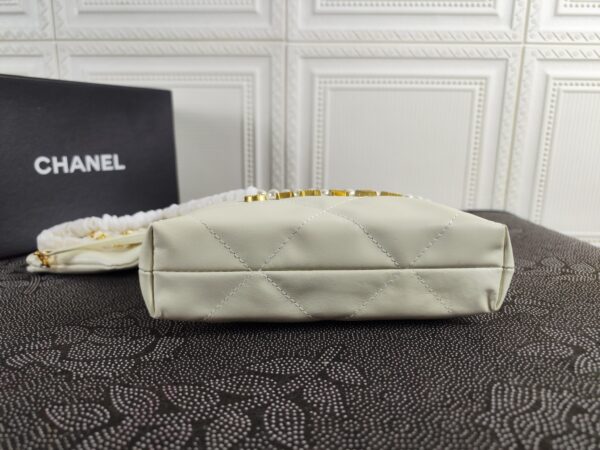 CHANEL 22 LARGE HANDBAG WHITE 28CM AS3260 B08872 10601 - Image 3