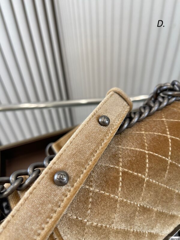 CHANEL BOY SMALL BAG 20CM BEIGE - Image 7