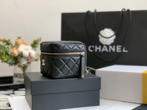 CHANEL SMALL VANITY BAG WITH STRAP 10CM BLACK AP2803 - Image 4