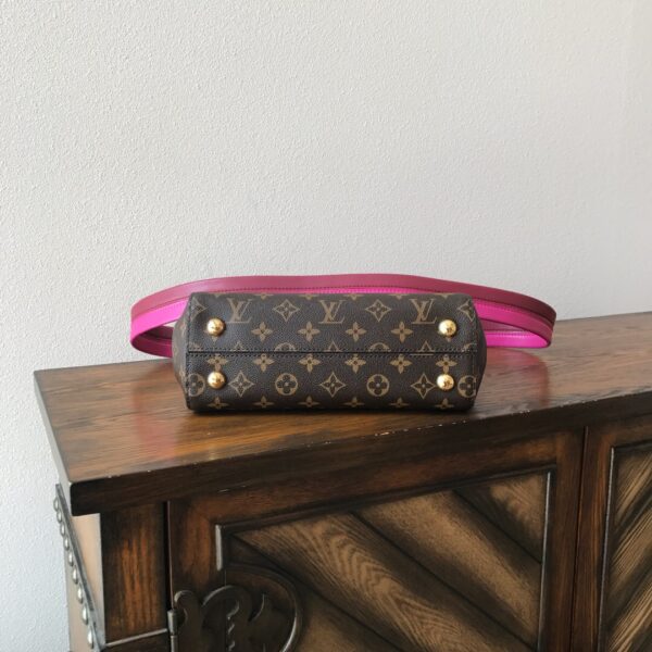 LOUIS VUITTON CLUNY BB M42738 - Image 9