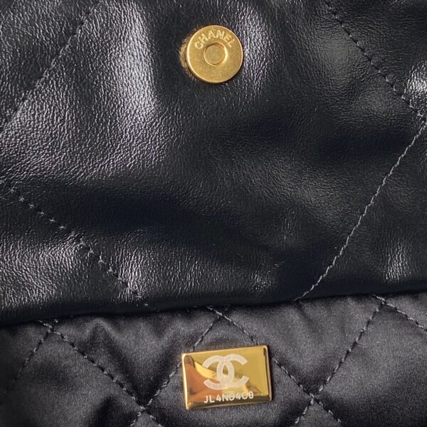 CHANEL 22 SMALL HANDBAG BLACK AS3260 - Image 9