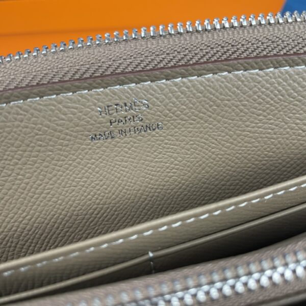 HERMES EVELYN CHEVRE LEATHER  ZIP LONG WALLET 19CM - Image 8