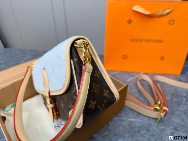 LOUIS VUITTON DIANE MONOGRAM 25CM M46317 - Image 2