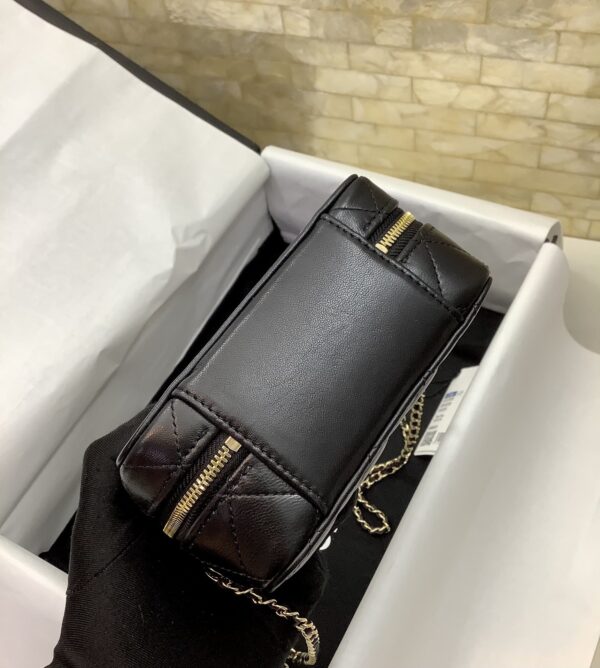 CHANEL MINI VANITY WITH GOLD PLATE 15CM - Image 5