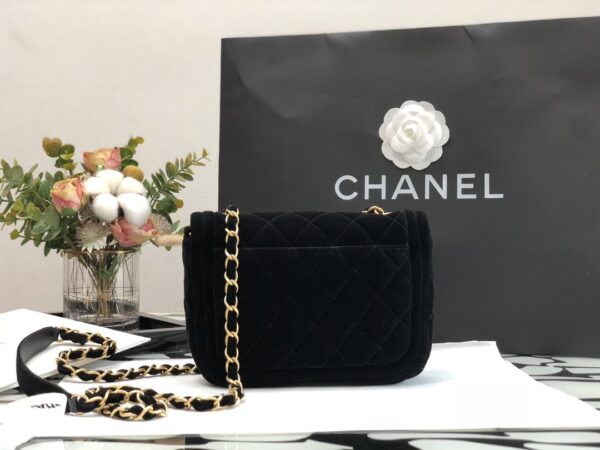 CHANEL VELVET MINI FLAP BAG BLACK 18CM - Image 8