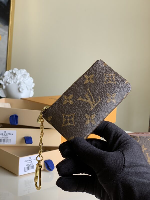 LOUIS VUITTON MONOGRAM KEY POUCH M62650 - Image 9