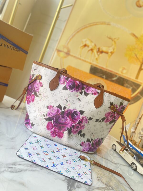 LOUIS VUITTON LV GARDEN METALLIC MONOGRAM NEVERFULL MM M21352 - Image 8