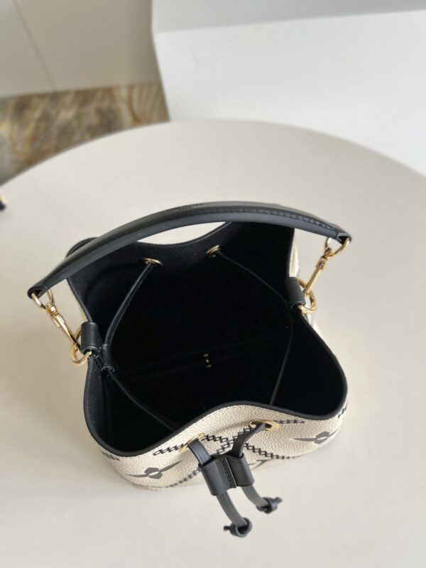 LOUIS VUITTON NÉONOÉ MM 26CM CREAM M46023 - Image 9