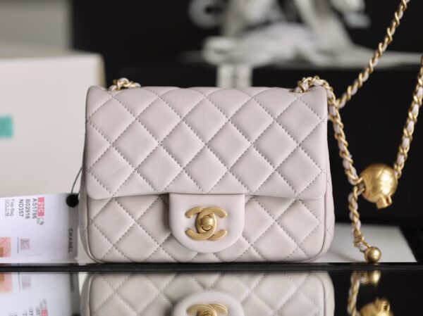 CHANEL QUILTED MINI FLAP BAG CREAM 18CM - Image 2