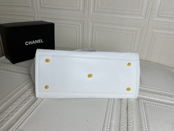 CHANEL LARGE SHOPPING BAG 38CM WHITE A66941 - Image 4