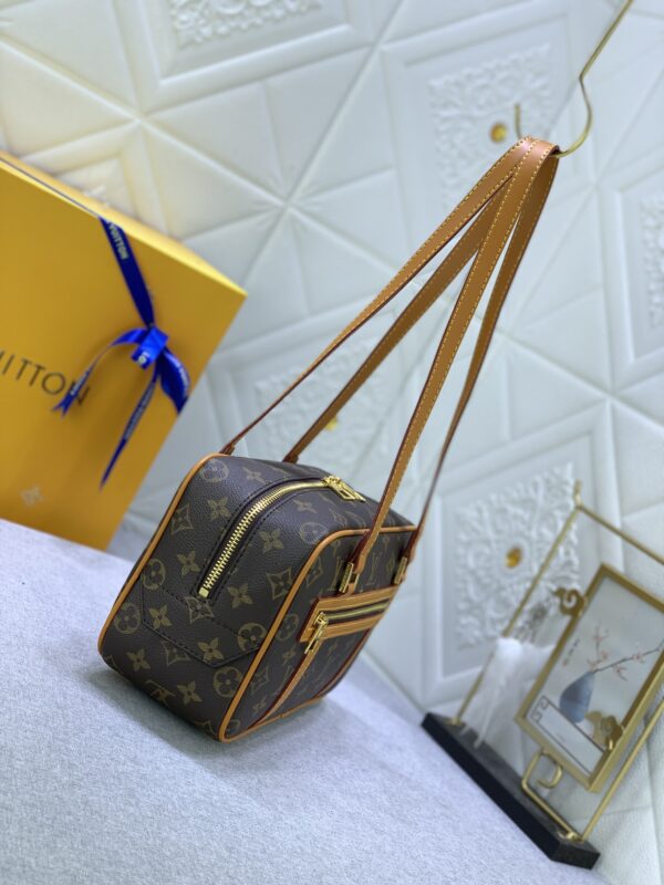 LOUIS VUITTON CITÉ MONOGRAM BROWN M46321 - Image 2