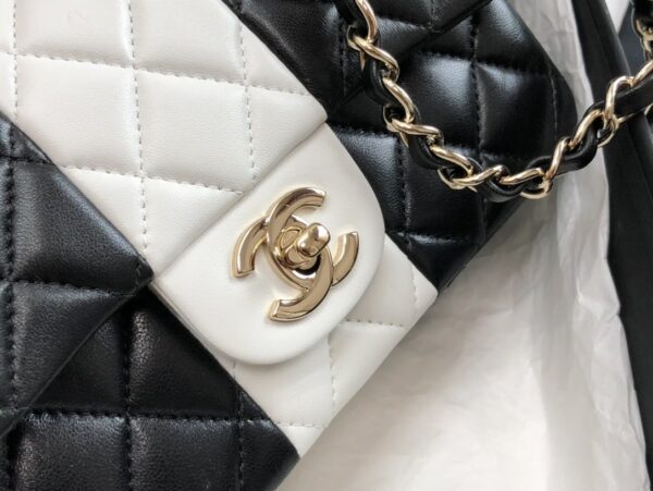 CHANEL TIMELESS CLASSIC FLAP BAG BLACK 20CM - Image 3