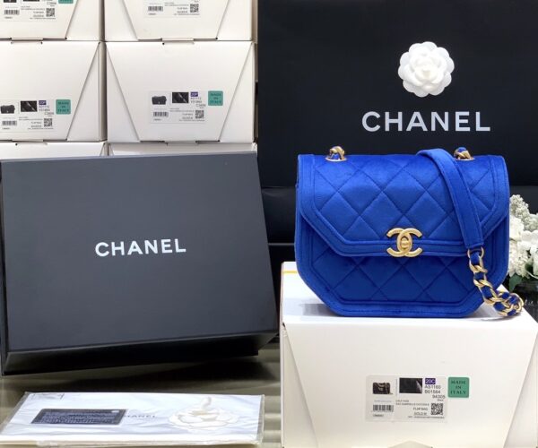 CHANEL MINI VELVET BAGS BLUE 20CM - Image 2
