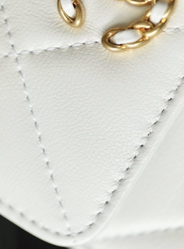 CHANEL 19 FLAP COIN PURSE WITH CHAIN WHITE 12CM - Image 4