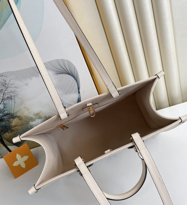 LOUIS VUITTON ONTHEGO MM 35CM WHITE M45490 - Image 4