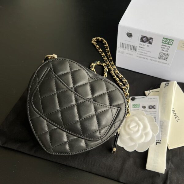 CHANEL HEART CLUTCH WITH CHAIN BLACK AP2784 - Image 5
